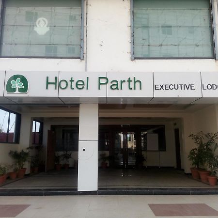 Hotel Parth Executive Lātūr Εξωτερικό φωτογραφία
