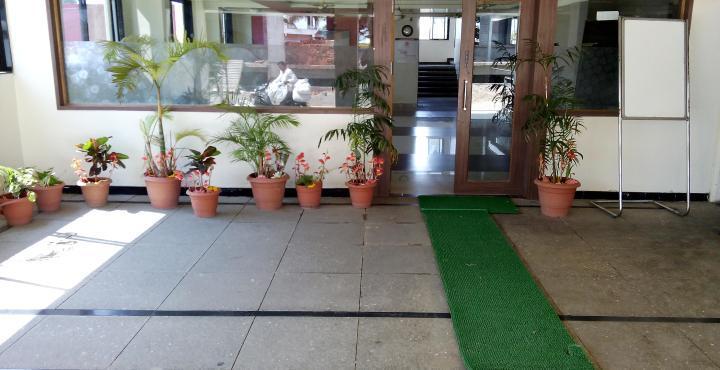 Hotel Parth Executive Lātūr Εξωτερικό φωτογραφία